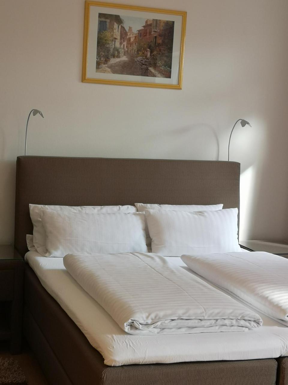 Tuniberg Restaurant Hotel Fribourg im Breisgau Extérieur photo
